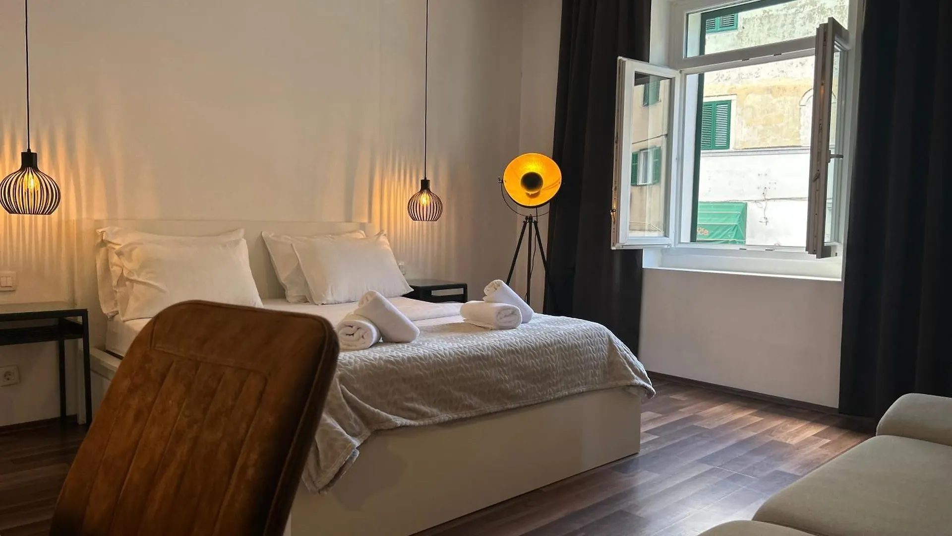 Marton & Martinis Superior Apartments - Spacious One-Room Apartments - Excellent Location Within Walking Distance Of Diocletian'S Palace And Bacvice Beach - The Best Restaurants Within Walking Distance - Buralux Properties Split