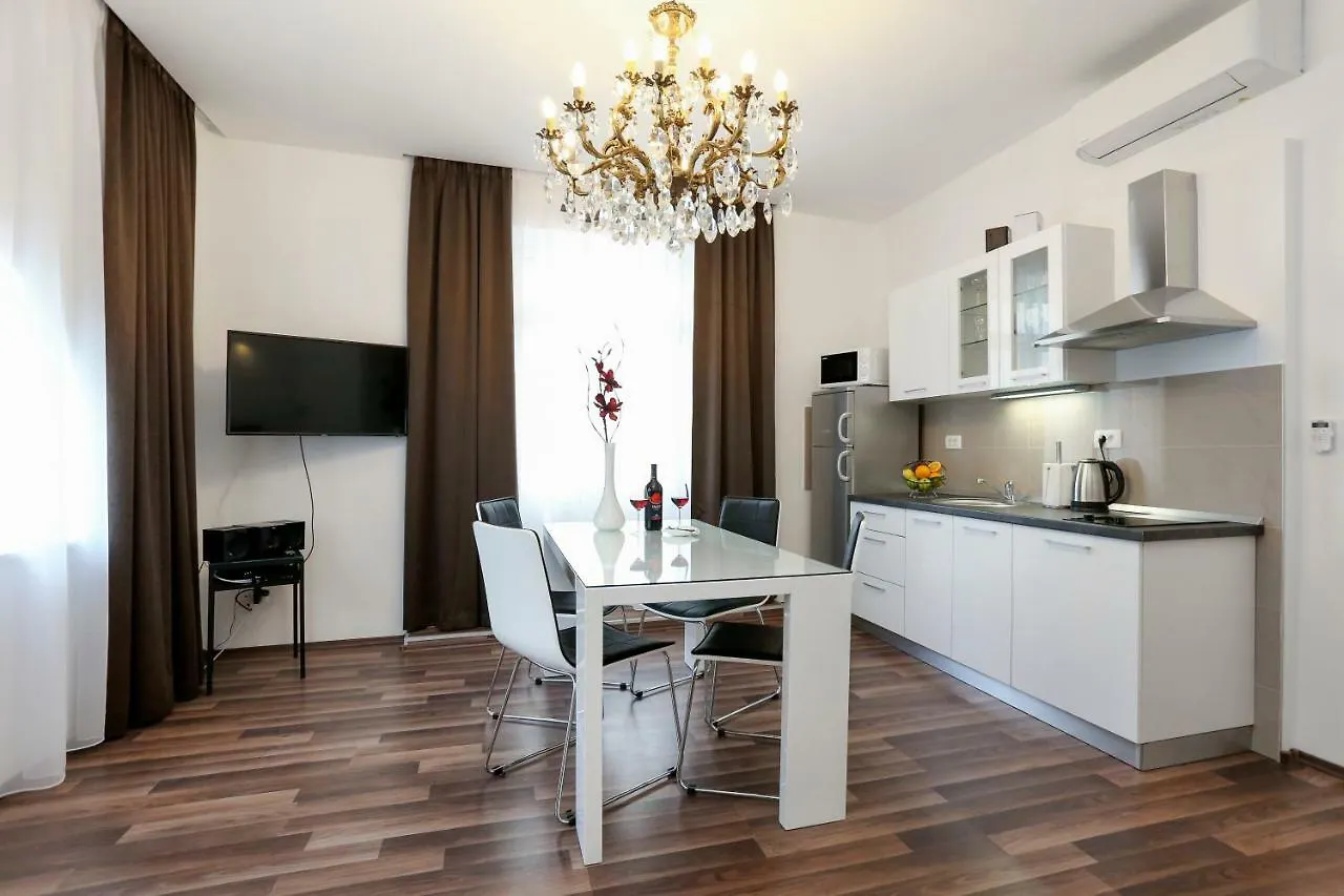 Marton & Martinis Superior Apartments - Spacious One-Room Apartments - Excellent Location Within Walking Distance Of Diocletian'S Palace And Bacvice Beach - The Best Restaurants Within Walking Distance - Buralux Properties Split
