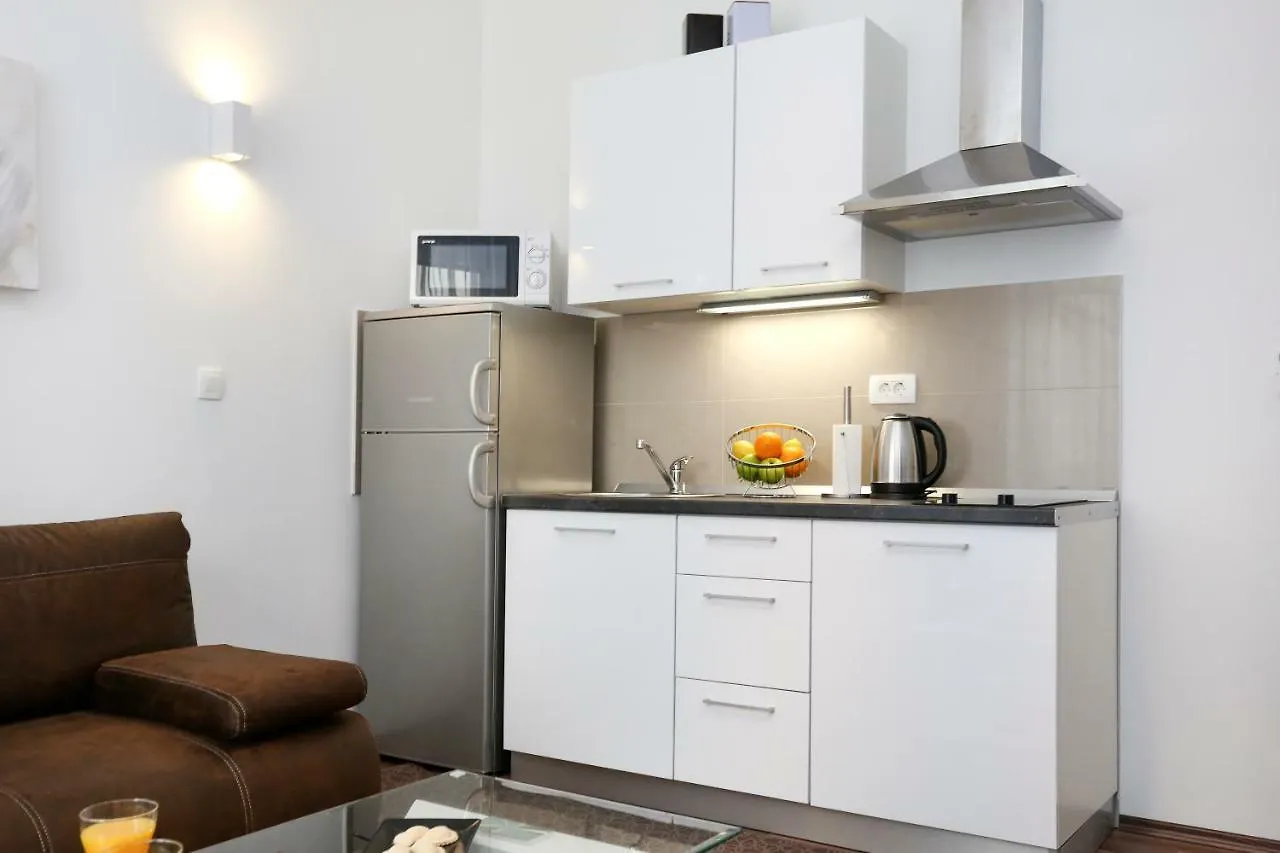 Marton & Martinis Superior Apartments - Spacious One-Room Apartments - Excellent Location Within Walking Distance Of Diocletian'S Palace And Bacvice Beach - The Best Restaurants Within Walking Distance - Buralux Properties Split 0*,