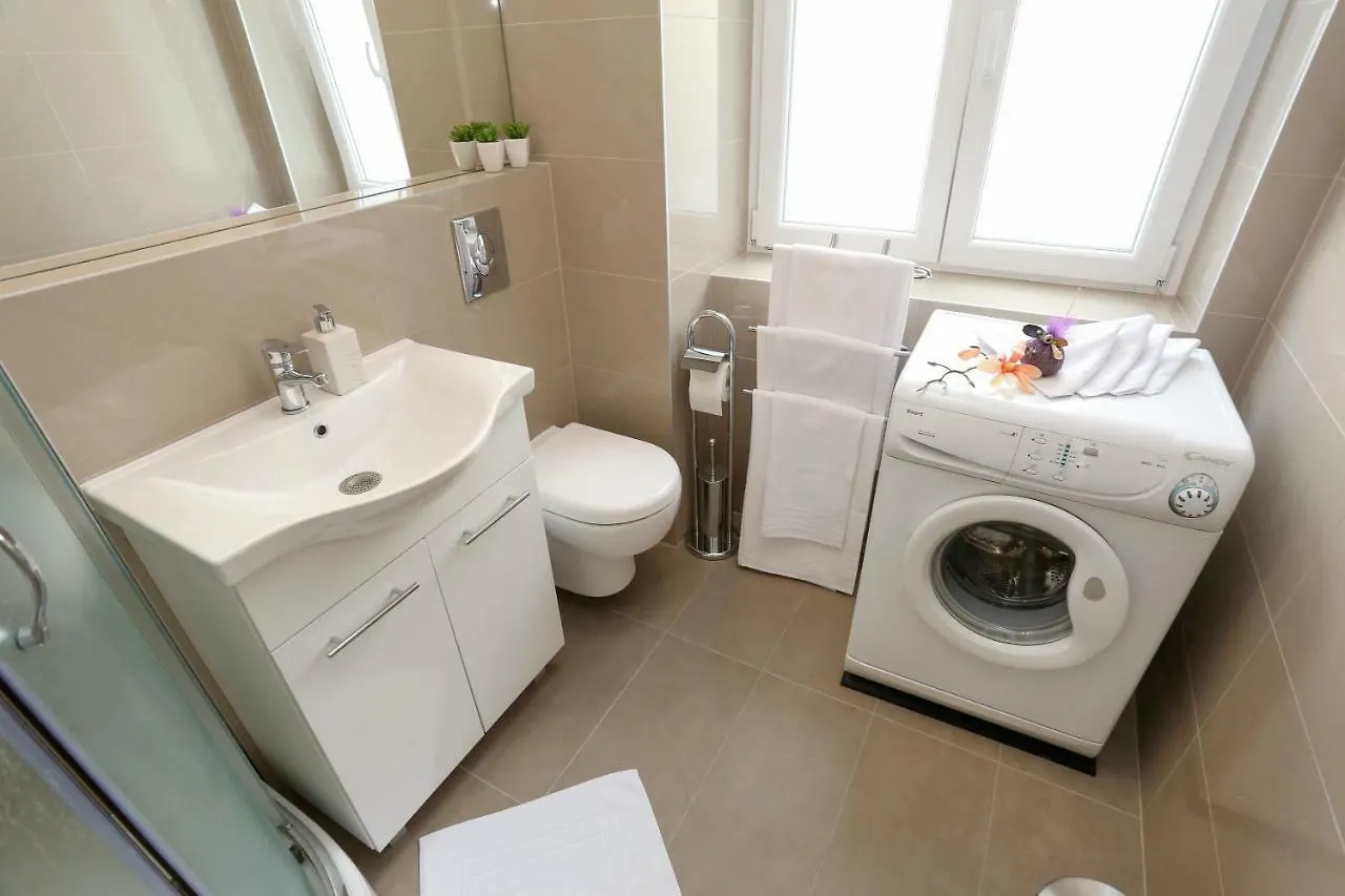 Marton & Martinis Superior Apartments - Spacious One-Room Apartments - Excellent Location Within Walking Distance Of Diocletian'S Palace And Bacvice Beach - The Best Restaurants Within Walking Distance - Buralux Properties Split 0*,