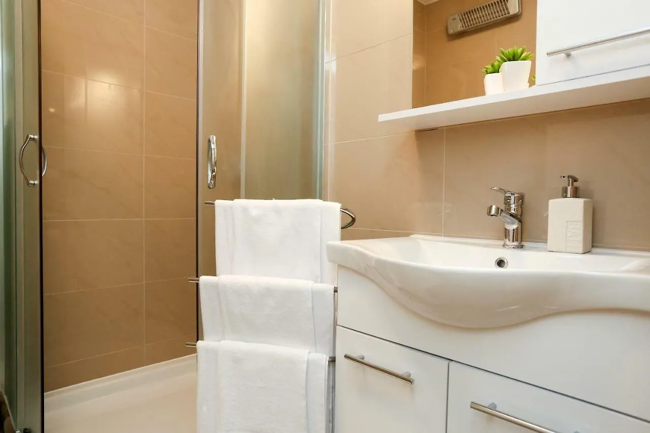 Marton & Martinis Superior Apartments - Spacious One-Room Apartments - Excellent Location Within Walking Distance Of Diocletian'S Palace And Bacvice Beach - The Best Restaurants Within Walking Distance - Buralux Properties Split