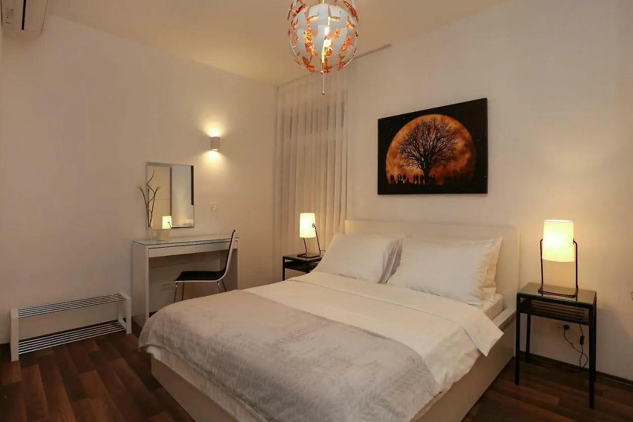 Marton & Martinis Superior Apartments - Spacious One-Room Apartments - Excellent Location Within Walking Distance Of Diocletian'S Palace And Bacvice Beach - The Best Restaurants Within Walking Distance - Buralux Properties Split
