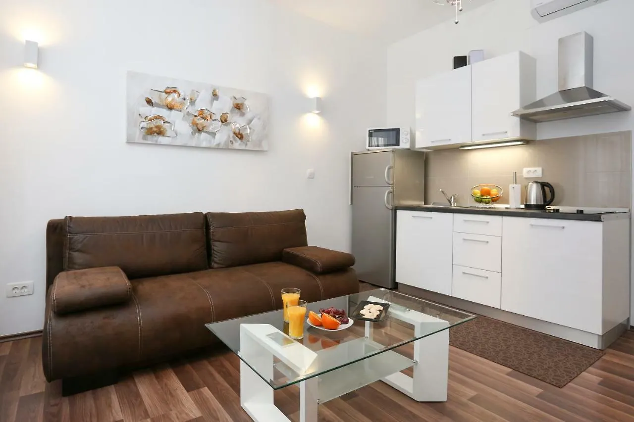 Marton & Martinis Superior Apartments - Spacious One-Room Apartments - Excellent Location Within Walking Distance Of Diocletian'S Palace And Bacvice Beach - The Best Restaurants Within Walking Distance - Buralux Properties Split