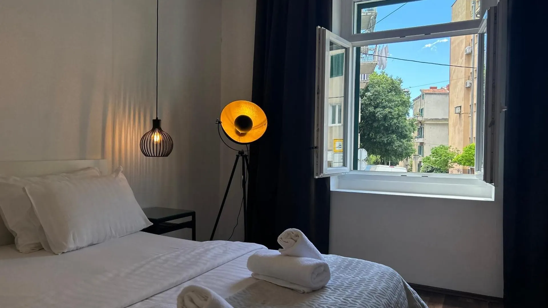 Marton & Martinis Superior Apartments - Spacious One-Room Apartments - Excellent Location Within Walking Distance Of Diocletian'S Palace And Bacvice Beach - The Best Restaurants Within Walking Distance - Buralux Properties 斯普利特