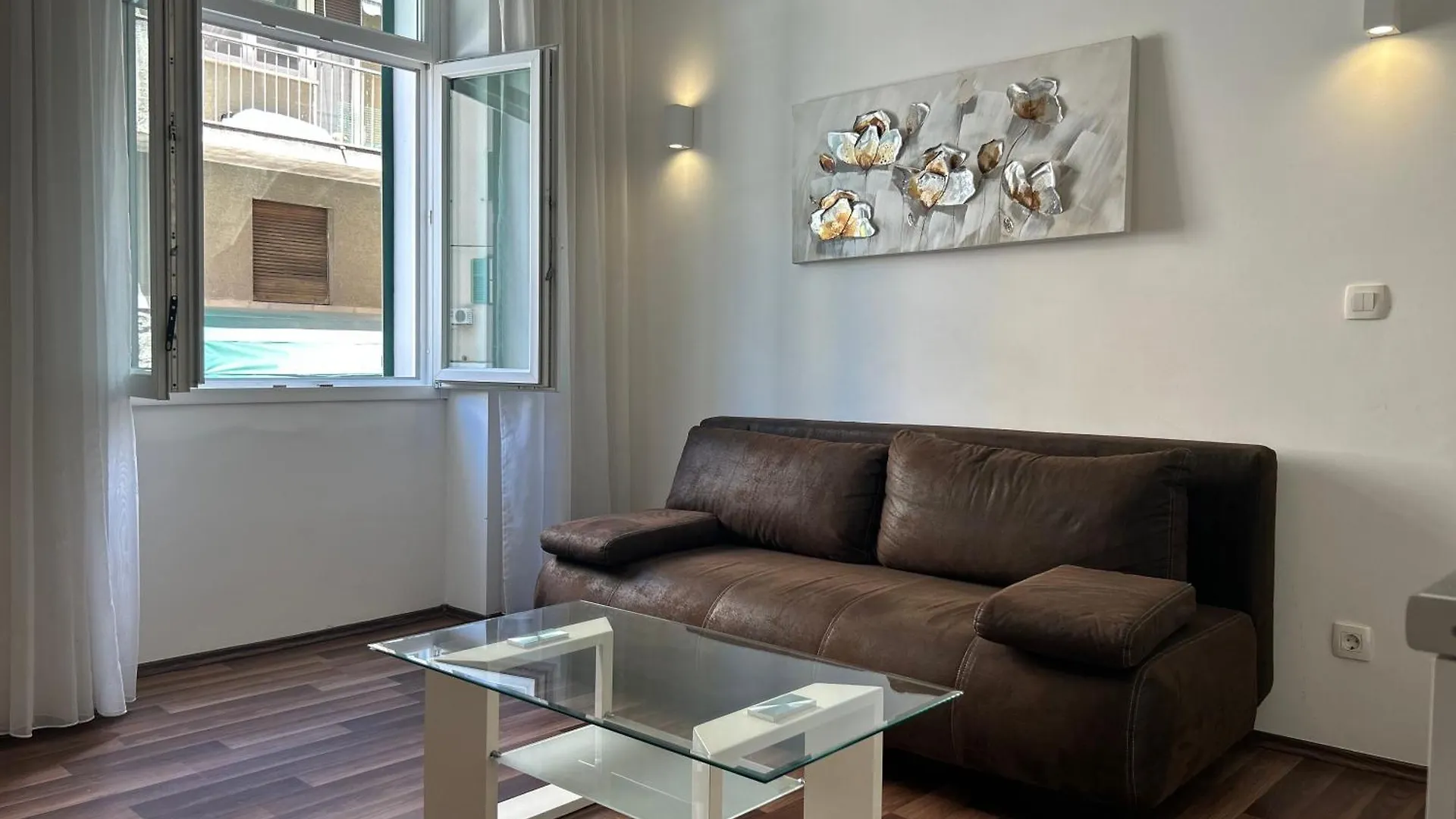 Marton & Martinis Superior Apartments - Spacious One-Room Apartments - Excellent Location Within Walking Distance Of Diocletian'S Palace And Bacvice Beach - The Best Restaurants Within Walking Distance - Buralux Properties 斯普利特
